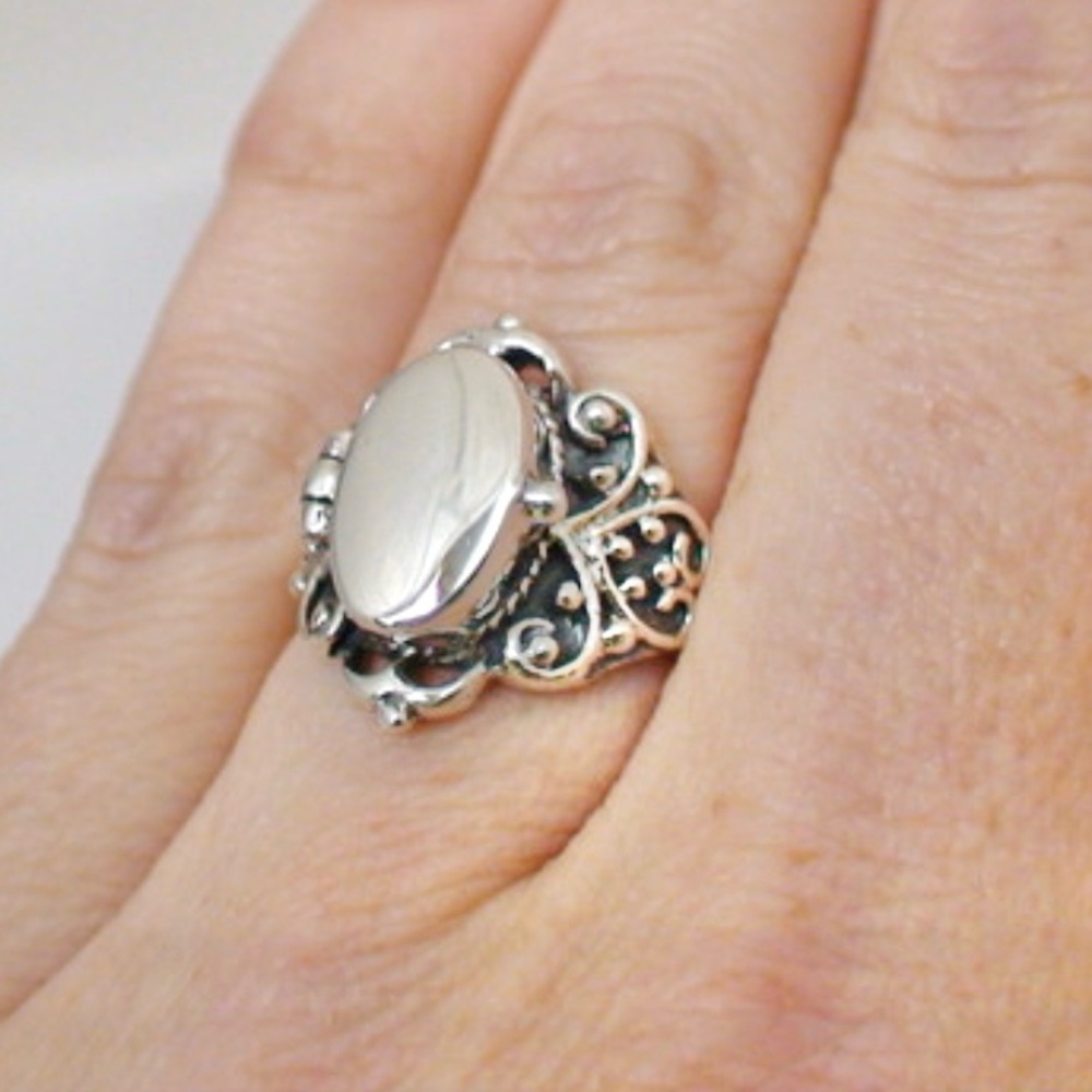 NEW Victorian Replica Locket ring sterling sz.6-read attached unique fun facts